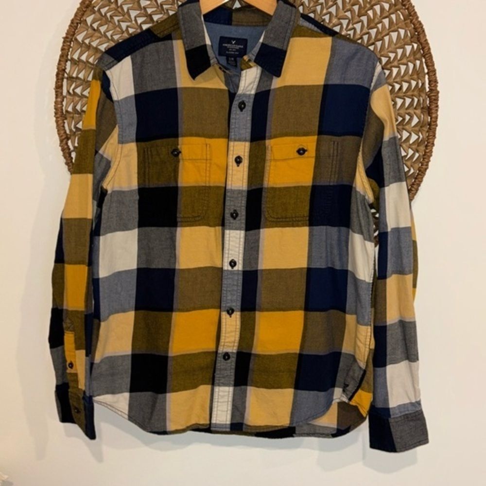 American Eagle navy gold and cream flannel size large